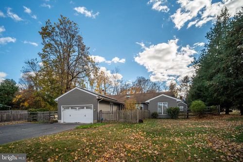 103 Highland Ave, Lambertville, NJ, 08530-1042 | Card Image