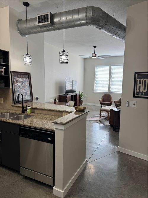 unit-411-201 W Lancaster Ave, Fort Worth, TX, 76102-6669 | Card Image