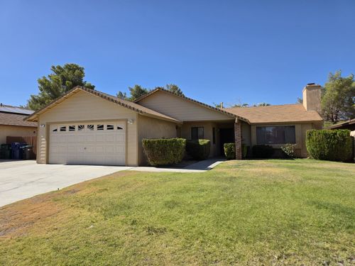 620 Ginger Ave, Ridgecrest, CA, 93555-4900 | Card Image