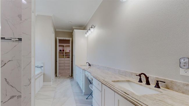 205 Talpa Trl, House other with 5 bedrooms, 4 bathrooms and 3 parking in Lumberton TX | Image 25