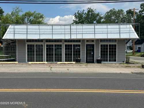 570 Mantoloking Rd, Brick, NJ, 08723-5545 | Card Image