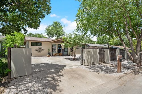 6800 Cruz St, Austin, TX, 78741-3524 | Card Image