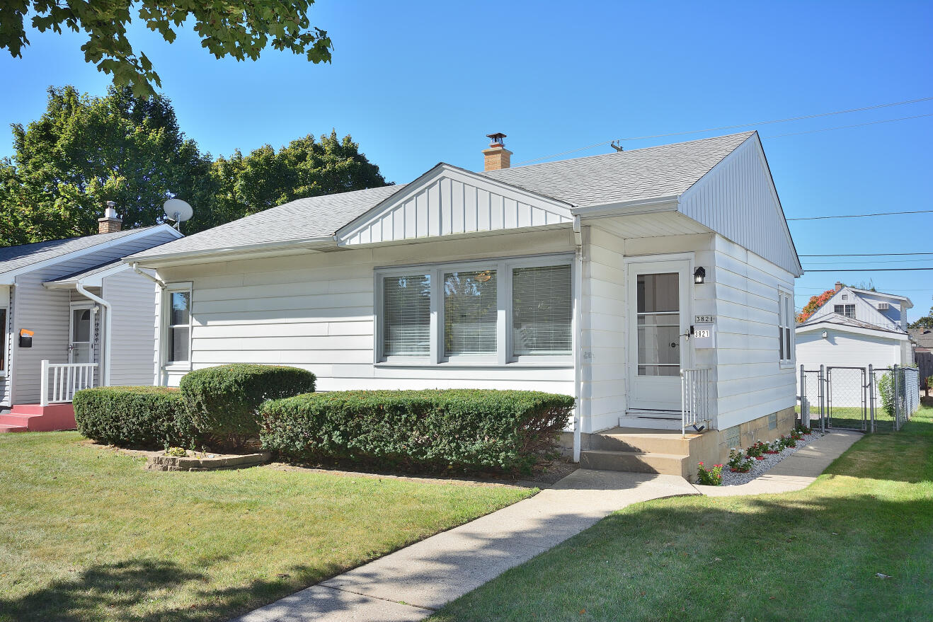 20th St, Milwaukee, WI 53221