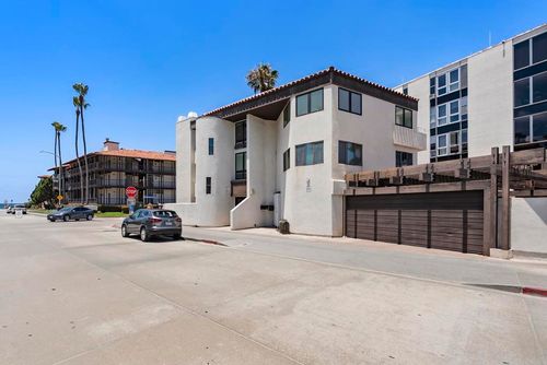 c-2110 Avenida De La Playa, La Jolla, CA, 92037-3243 | Card Image