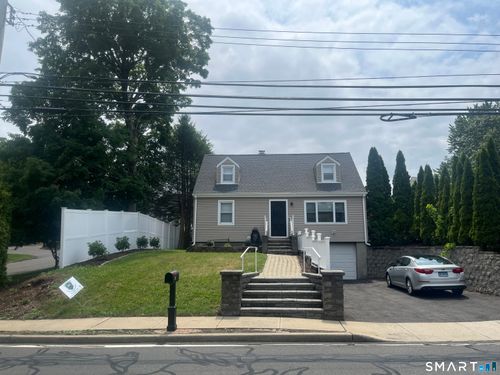 31 Ives St, Hamden, CT, 06518-2201 | Card Image