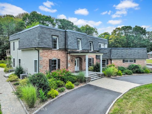 33 Fordham Rd, Wilkes Barre, PA, 18702-7312 | Card Image