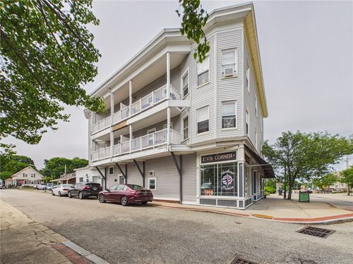 1189 Main St, West Warwick, RI, 02893-4830 | Card Image