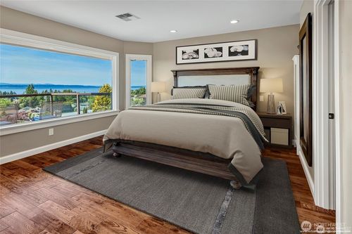 926 Olympic Avenue, Edmonds, WA, 98020 | Card Image
