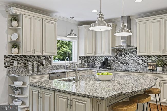 1016 Bellview Rd, House other with 5 bedrooms, 5 bathrooms and null parking in MCLEAN VA | Image 37