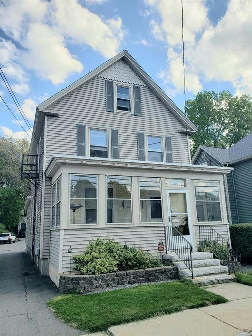 11 Taylor St, Nashua, NH, 03060-5094 | Card Image