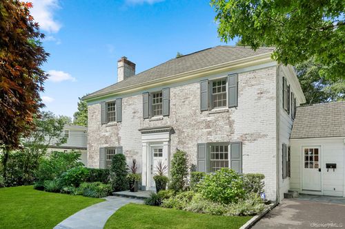 8 Varian Ln, Scarsdale, NY, 10583-2116 | Card Image