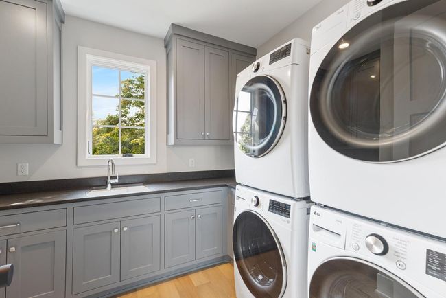 20395 Park Pl, House other with 5 bedrooms, 5 bathrooms and null parking in Excelsior MN | Image 27
