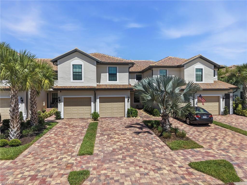 Residential in AVE MARIA 3