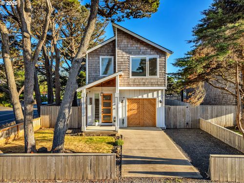 115 W Surfcrest Ave, Cannon Beach, OR, 97110-3222 | Card Image