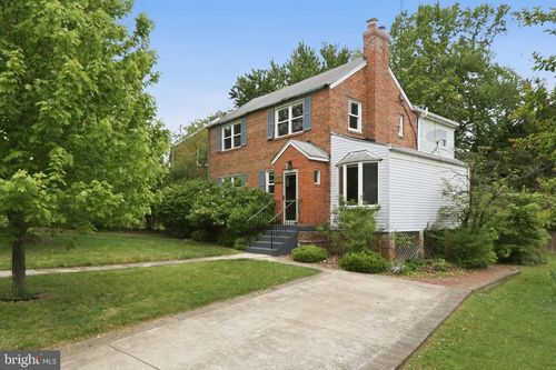 8007 Wildwood Dr, TAKOMA PARK, MD, 20912-7417 | Card Image