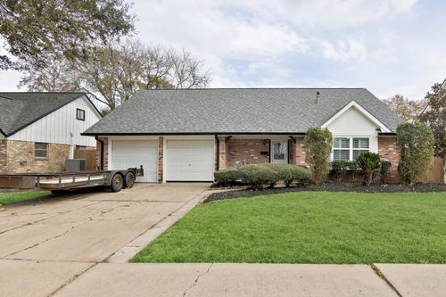 2705 Huckleberry Ln, Pasadena, TX, 77502-5405 | Card Image