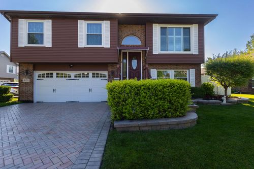 16211 Hunter Ct, Orland Hills, IL, 60487-7411 | Card Image