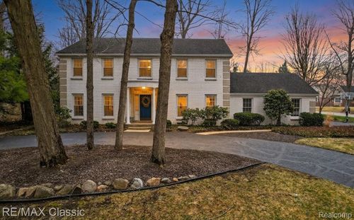 28873 Oak Point Drive, Farmington Hills, MI, 48331 | Card Image