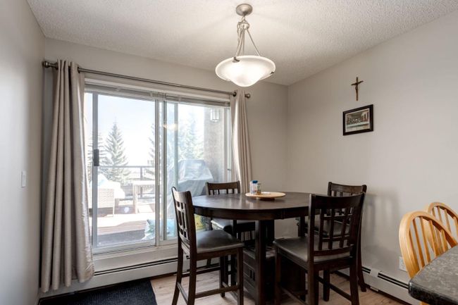 7 - 118 Village Heights Sw, Home with 2 bedrooms, 1 bathrooms and 2 parking in Calgary AB | Image 8