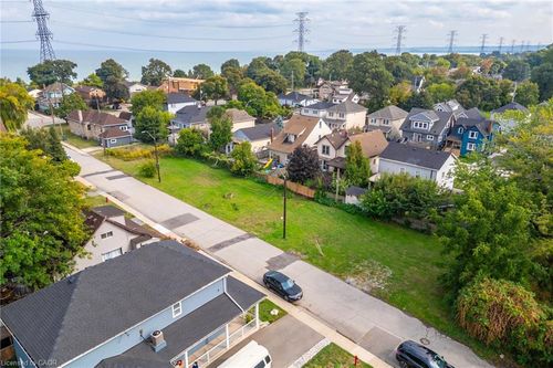 {{alt}} | Card Image