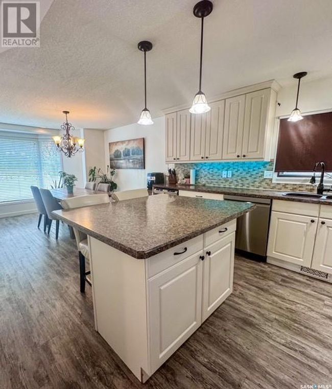 1159 Chaplin St E, House other with 5 bedrooms, 4 bathrooms and null parking in Swift Current SK | Image 7
