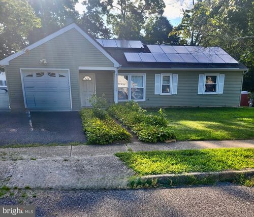 1 Chestnut Way Cir, Barnegat, NJ, 08005-2016 | Card Image