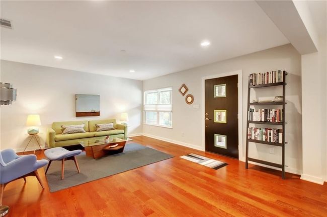 1708 Ullrich Ave, House other with 3 bedrooms, 3 bathrooms and 2 parking in Austin TX | Image 14