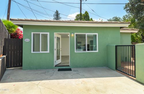 1221 Fernside Dr, La Canada Flintridge, CA, 91011-2224 | Card Image