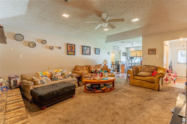 1638 Brown Trl, Home with 4 bedrooms, 4 bathrooms and 2 parking in Hurst TX | Image 27