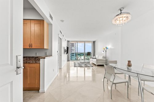 2480-350 Se 2nd St, Fort Lauderdale, FL, 33301-1983 | Card Image