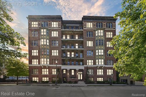 8-78 Watson St, Detroit, MI, 48201-2707 | Card Image