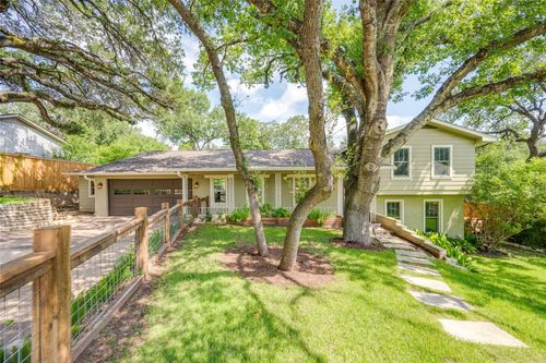 8722 Silverhill Ln, Austin, TX, 78759-7417 | Card Image