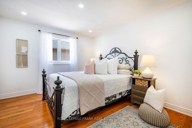 1533 Clearbrook Dr, House other with 5 bedrooms, 4 bathrooms and 2 parking in Oshawa ON | Image 26