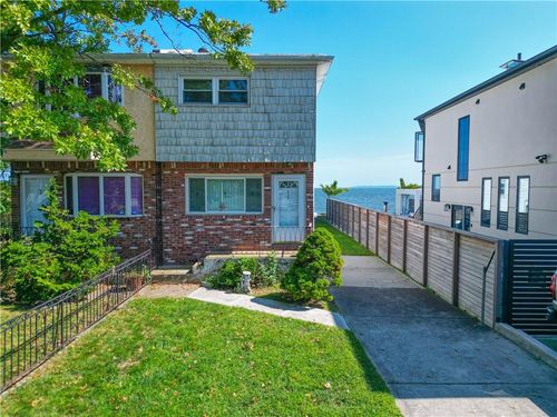533 Tennyson Dr, Staten Island, NY, 10312-6402 | Card Image