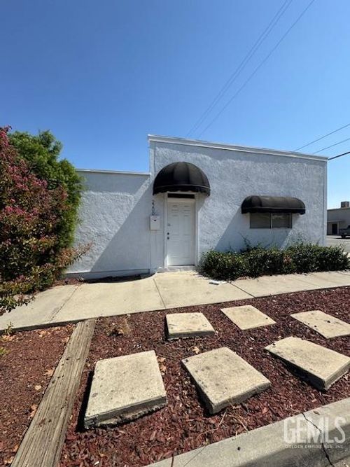 2200 G St, Bakersfield, CA, 93301-3932 | Card Image