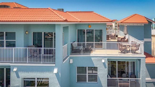 Private, massive rooftop Terrace | Image 11