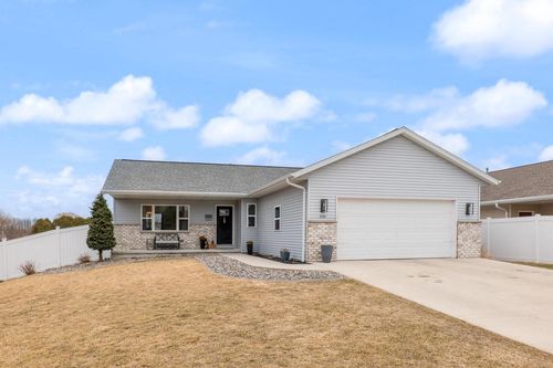 2307 S 21st Street, Manitowoc, WI, 54220 | Card Image