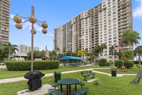 305-18151 Ne 31st Ct, Aventura, FL, 33160-2667 | Card Image