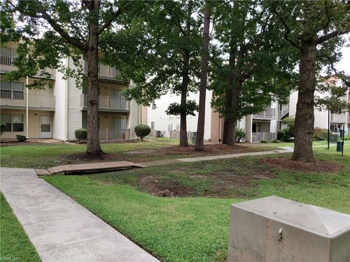 apt-302-572 Candle Ln, Newport News, VA, 23608-8713 | Card Image