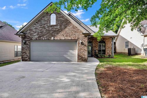 521 Cahaba Manor Ln, Pelham, AL, 35124-1543 | Card Image
