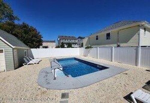 211 Arnold Ave, Point Pleasant Beach, NJ, 08742-3208 | Card Image