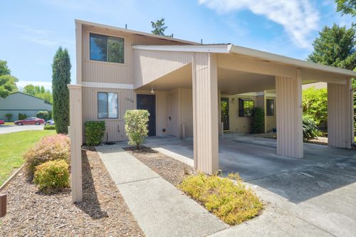 1034 Se Camelot Dr, Grants Pass, OR, 97526-4087 | Card Image