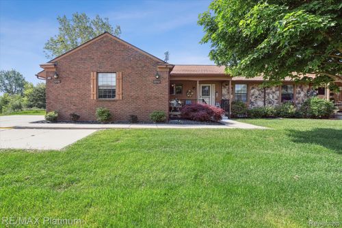 2-12132 Lexington Dr, South Lyon, MI, 48178-8108 | Card Image