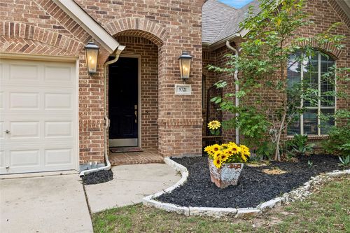 9721 Sam Bass Trl, Fort Worth, TX, 76244-6092 | Card Image