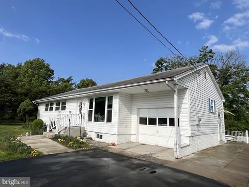 7108 Ordway Rd, Centreville, VA, 20121-2725 | Card Image