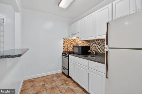 348-1121 Arlington Blvd, ARLINGTON, VA, 22209-3225 | Card Image