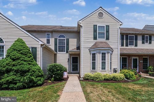 16 Village Dr, SCHWENKSVILLE, PA, 19473-1793 | Card Image
