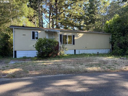 64 Outer Dr, Florence, OR, 97439 | Card Image