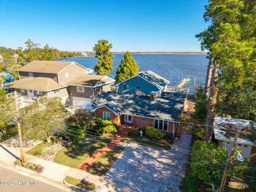 1804 River Dr, New Bern, NC, 28560-3041 | Card Image