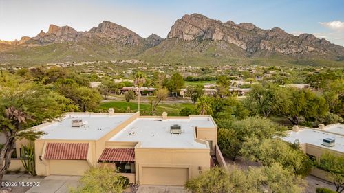 764 E Camino Diestro, Oro Valley, AZ, 85704 | Card Image